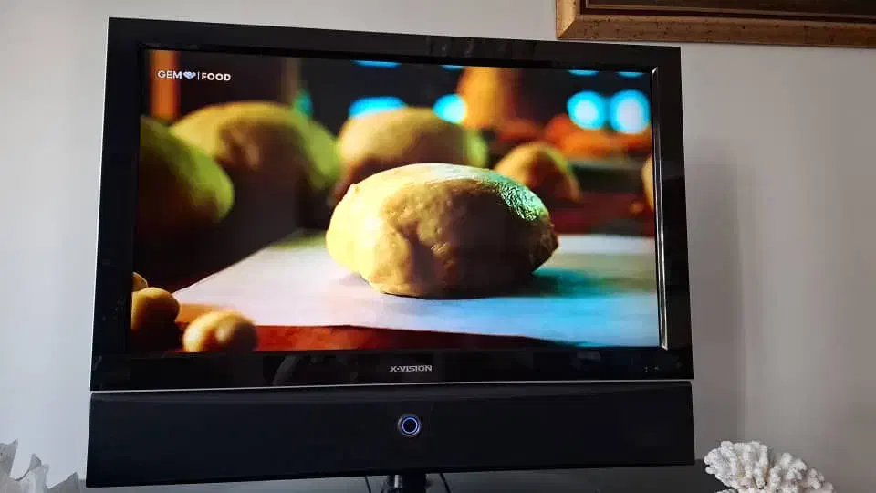 تلویزیون۴۲ اینچxویژن باند پایین تلویزیون|تلویزیون و پروژکتور|تهران, هروی|دیوار