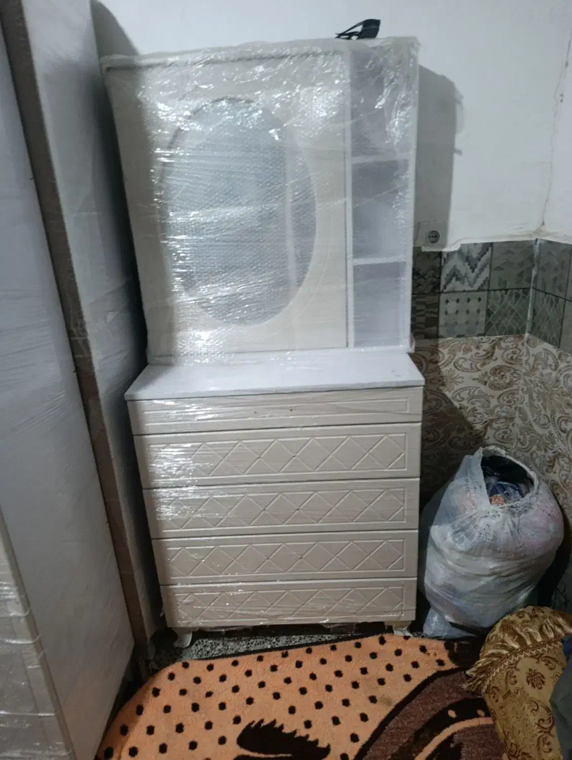 2عدد کمد دیواری و1عدد میز آرایشی|جاکفشی، کمد، دراور|بندرعباس, |دیوار