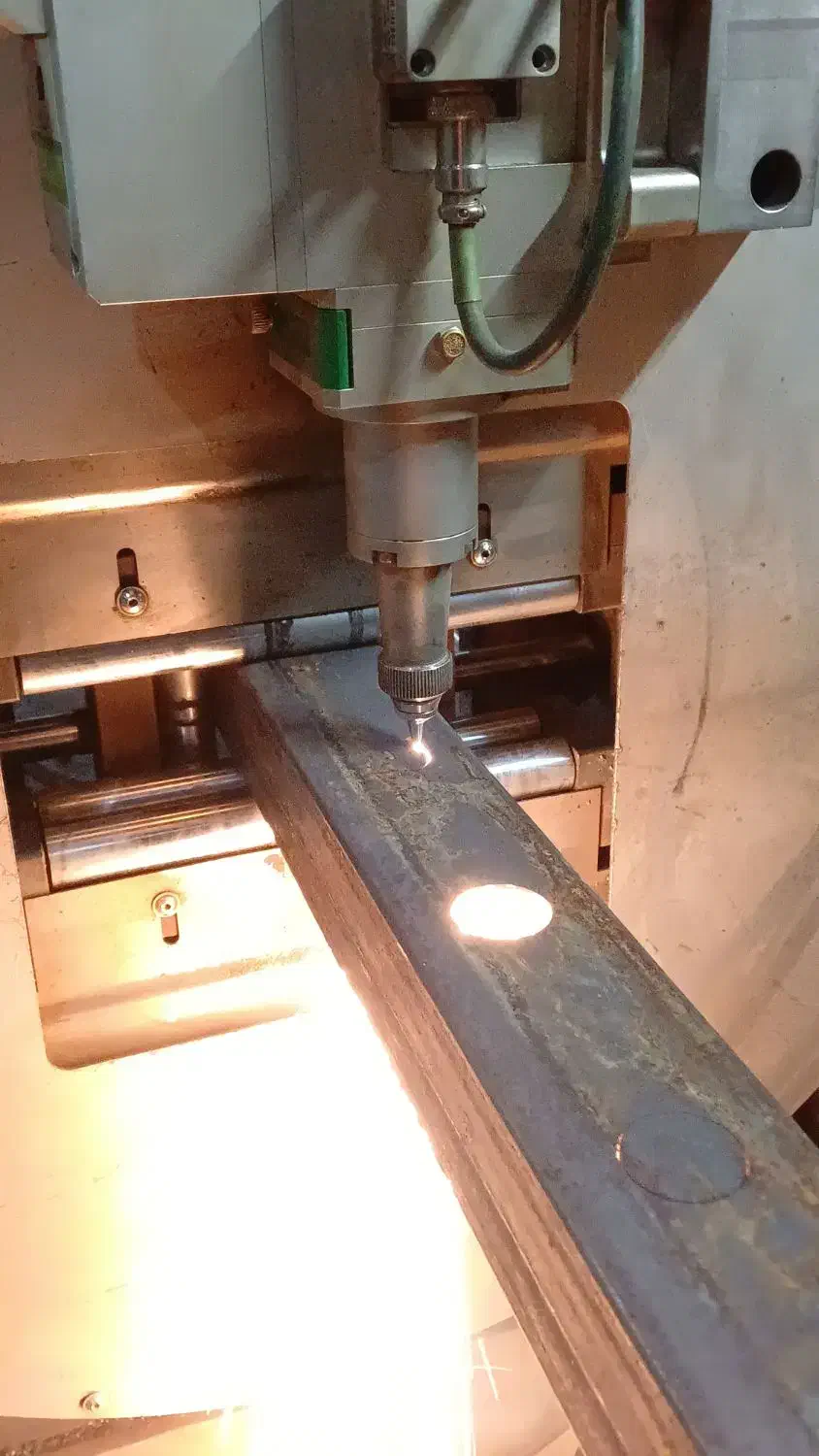 خدمات برش لیزر روتاری، لوله و پروفیل|خدمات پیشه و مهارت|تهران, شهرک شریفی|دیوار