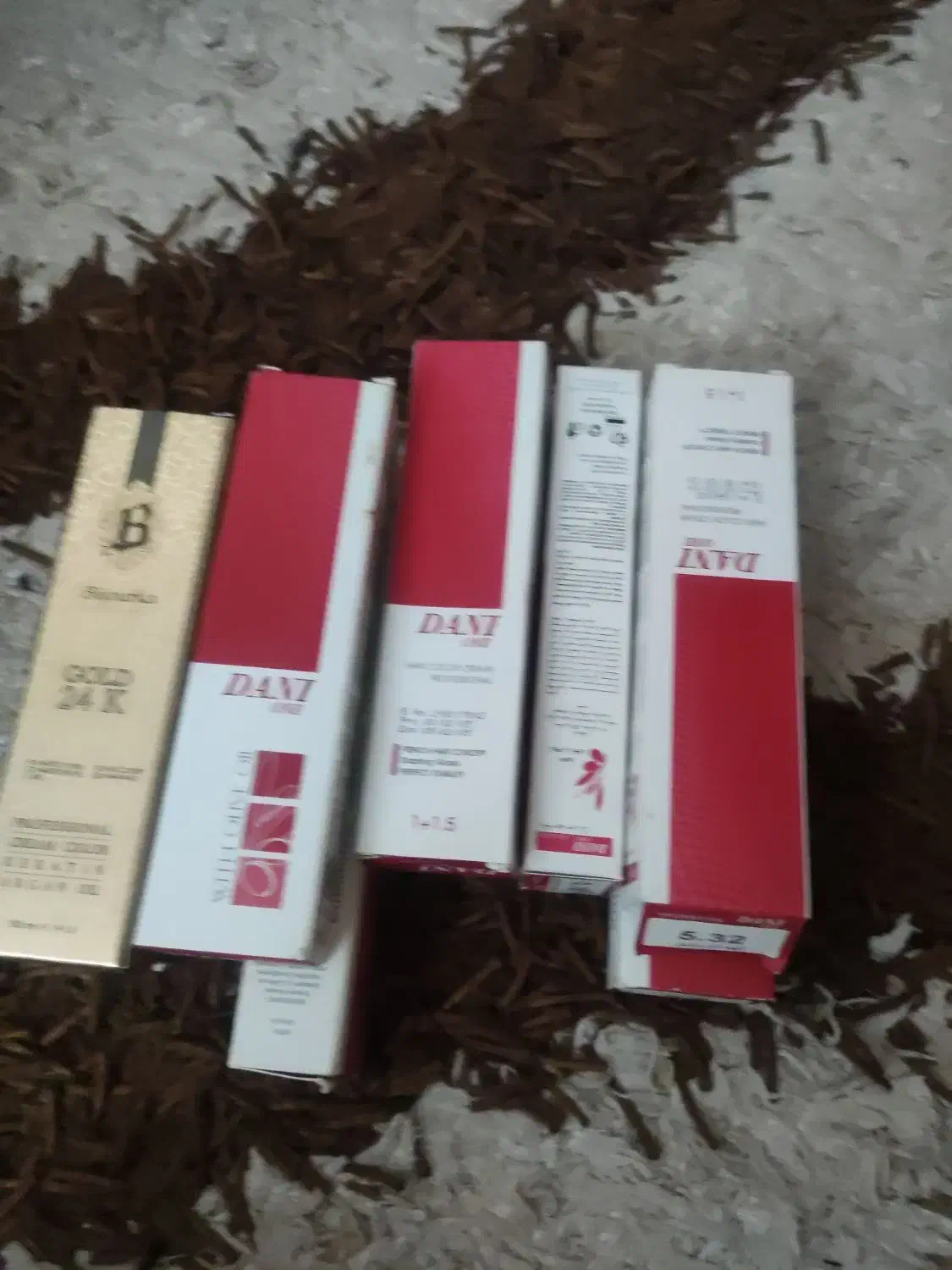 تعدادی وسایل سالن نو|آرایشی، بهداشتی، درمانی|همدان, |دیوار