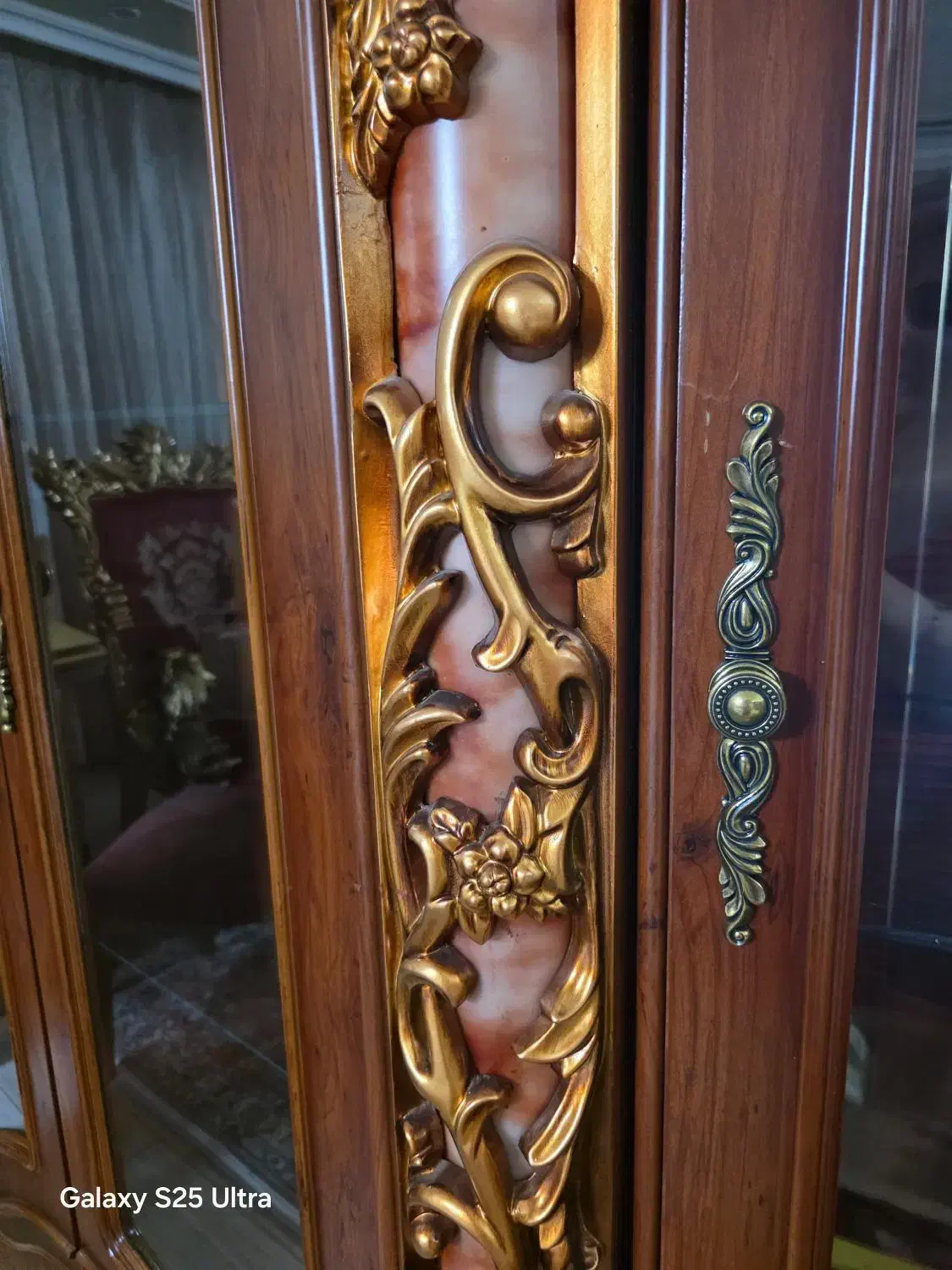 بوفه چوبی (ویترین ) وارداتی از مالزی در حد نو|بوفه، ویترین، کنسول|تهران, باغ فیض|دیوار