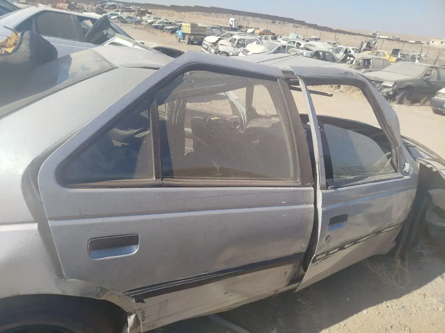 پژو 405فروشی تصادفی|خودرو سواری و وانت|قم, زنبیل آباد|دیوار