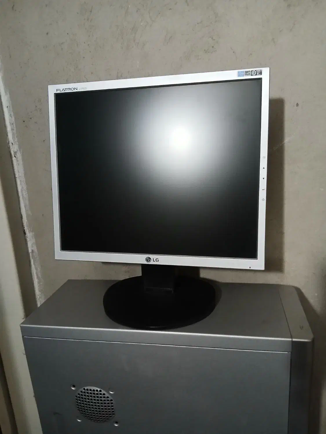 کیس و مانیتور کارکرده|قطعات و لوازم جانبی رایانه|تهران, فلسطین (میدان انقلاب)|دیوار