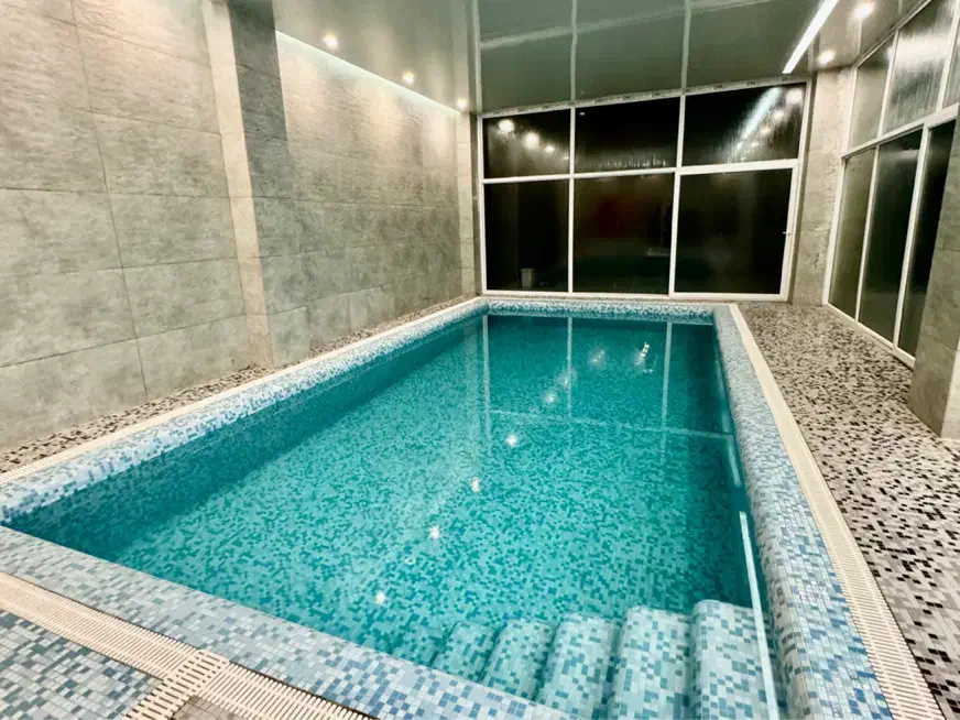 اجاره ویلا استخر سرپوشیده|اجارهٔ کوتاه‌مدت ویلا و باغ|تهران, چیتگر جنوبی|دیوار