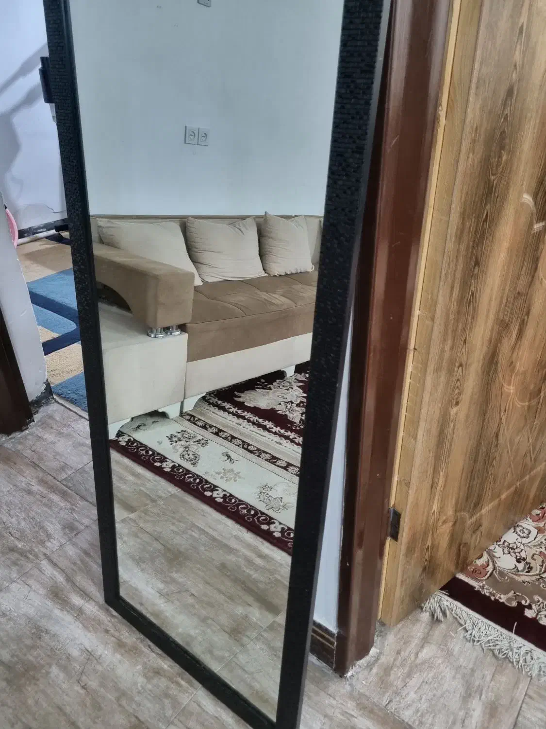 ایینه|آینه|اندیمشک, |دیوار