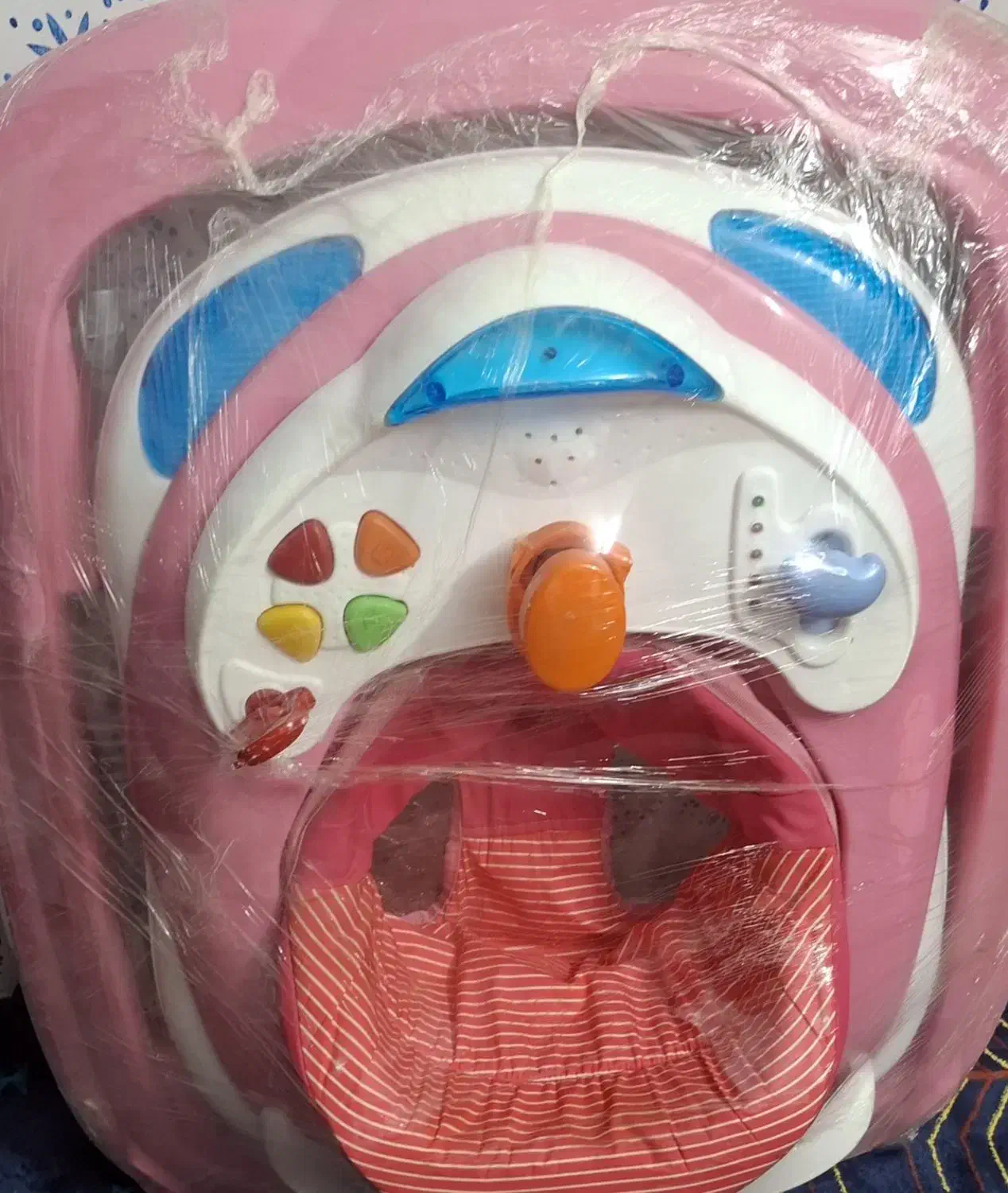 با تخفیف. میز کامپیوتر ۱۵۰۰۰۰۰.وتعدادی اسباب بازی.|میز تحریر و کامپیوتر|تربت‌حیدریه, حیدرآباد|دیوار