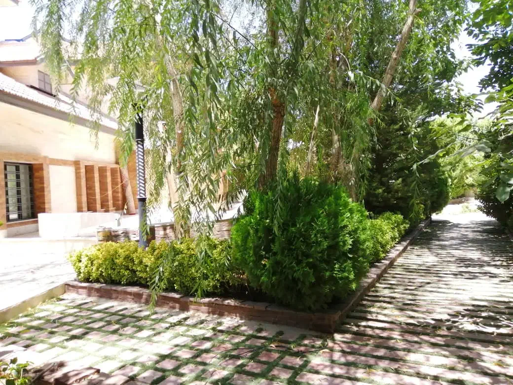 اجاره باغ ویلا استخر اب گرم جکوزی/تیم بست گاردن|اجارهٔ کوتاه‌مدت ویلا و باغ|شیراز, گویم|دیوار