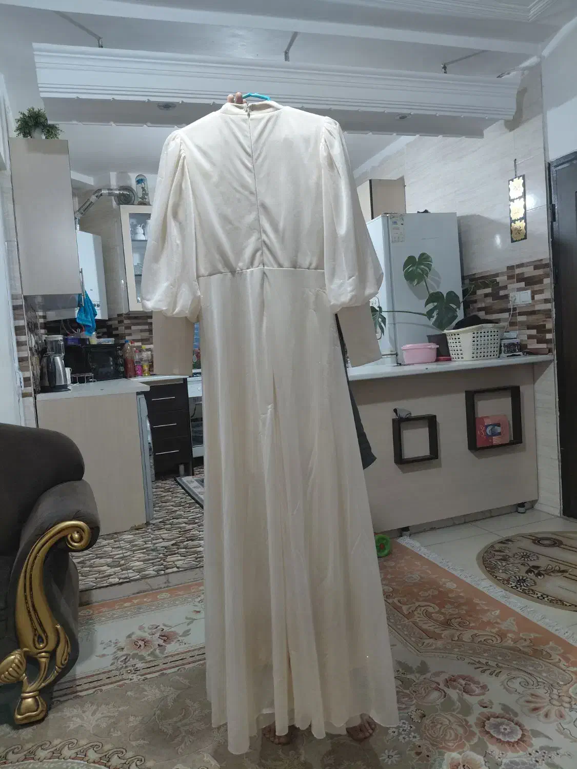 لباس مجلسی|لباس|صدرا-فارس, فاز ۱|دیوار