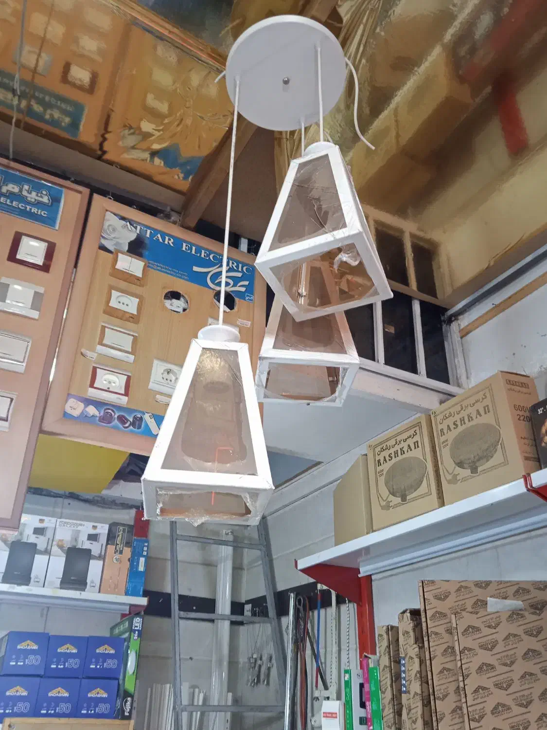 لوستر اشپزخانه|لوستر و چراغ آویز|مشهد, حجاب (شهرک غرب)|دیوار