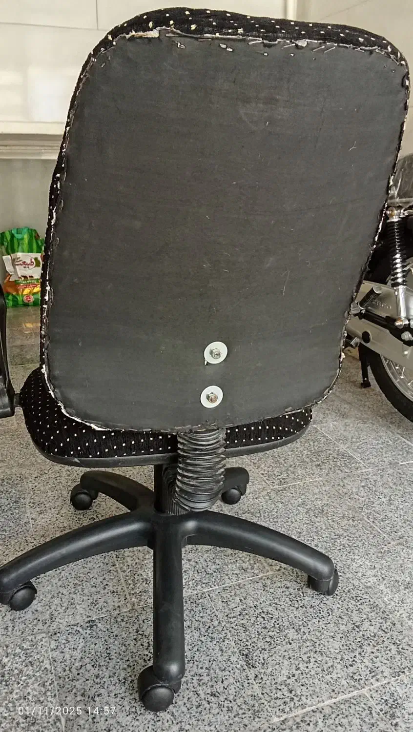 صندلی گردان|صندلی و نیمکت|قم, آزادگان|دیوار