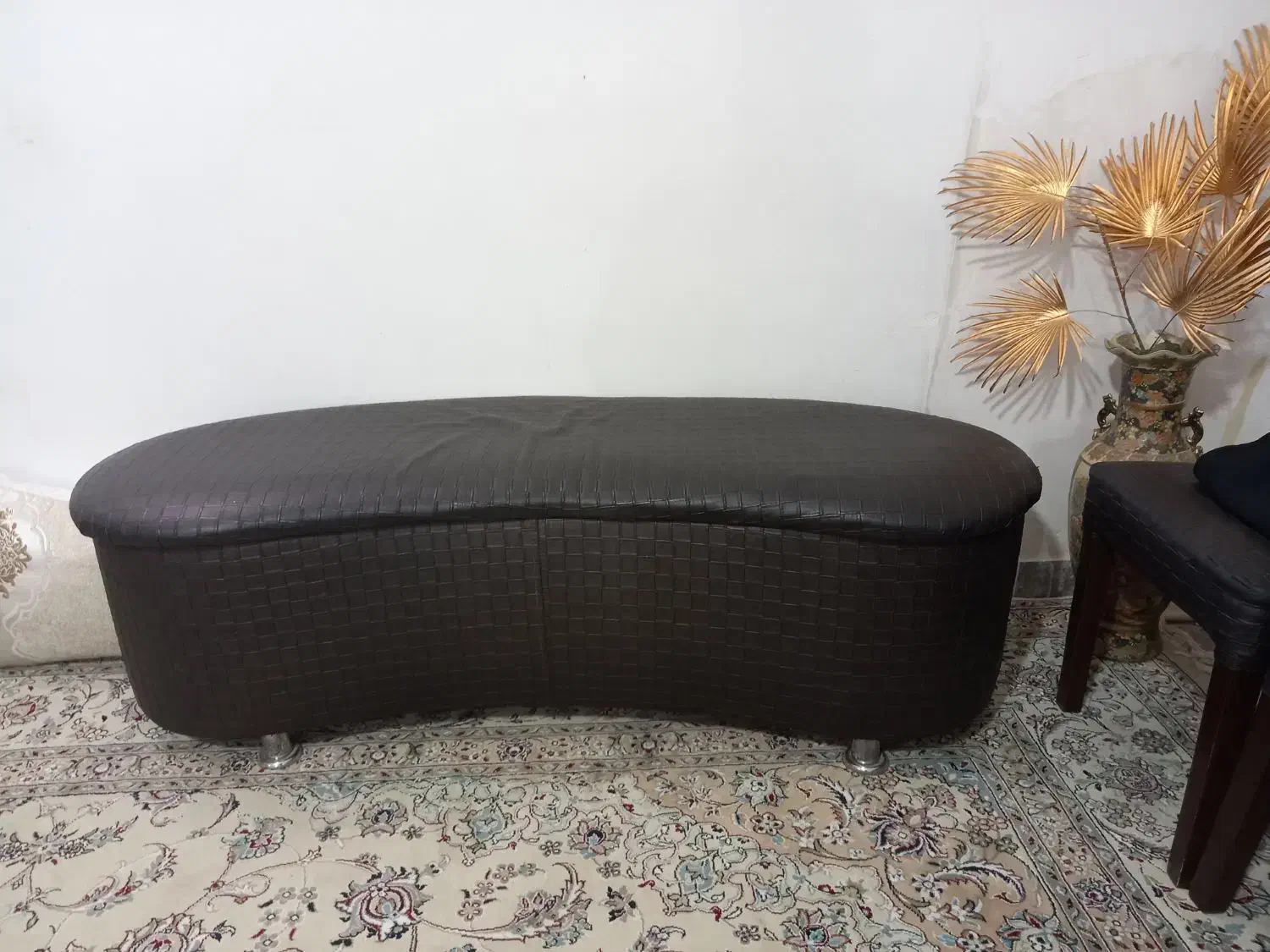 صندلی آشپزخونه|صندلی و نیمکت|قم, قلعه یزدیها|دیوار