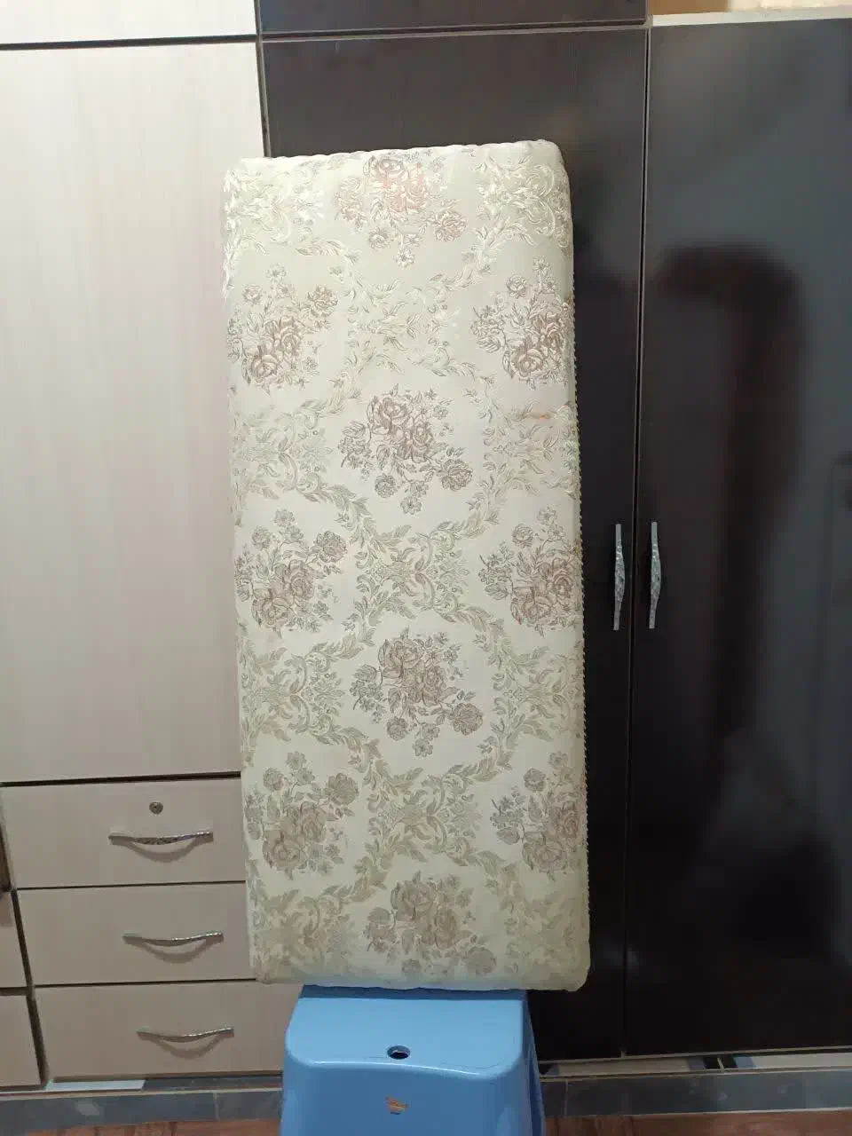 پشتی|رختخواب، بالش، پتو|اندیمشک, |دیوار