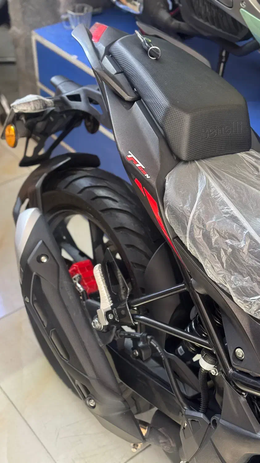 بنلی ۲۵۰ در حد صفر|موتورسیکلت|قم, امامزاده ابراهیم|دیوار