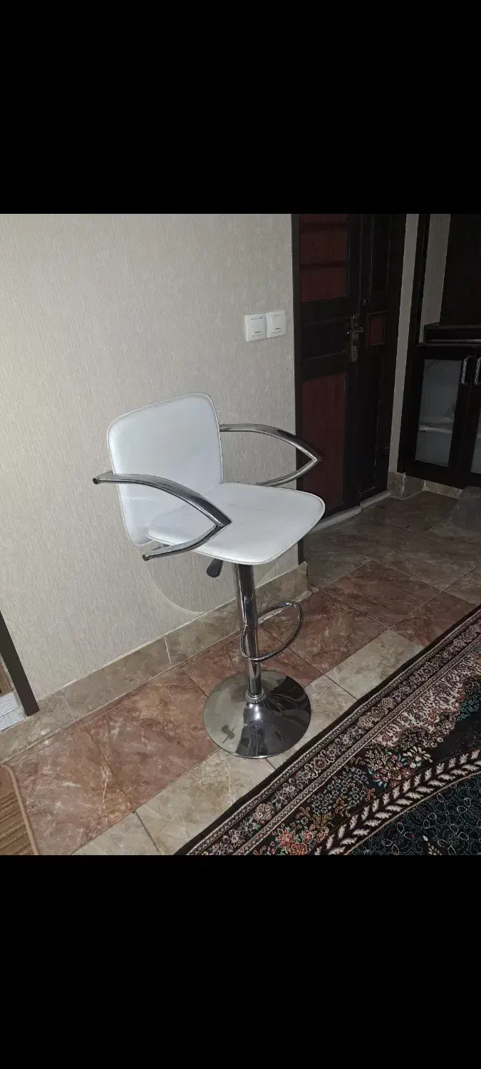 صندلی جک دار اپن وکاشت ناخن واصلاح آرایشگاه|صندلی و نیمکت|شیراز, شهرک گلستان|دیوار
