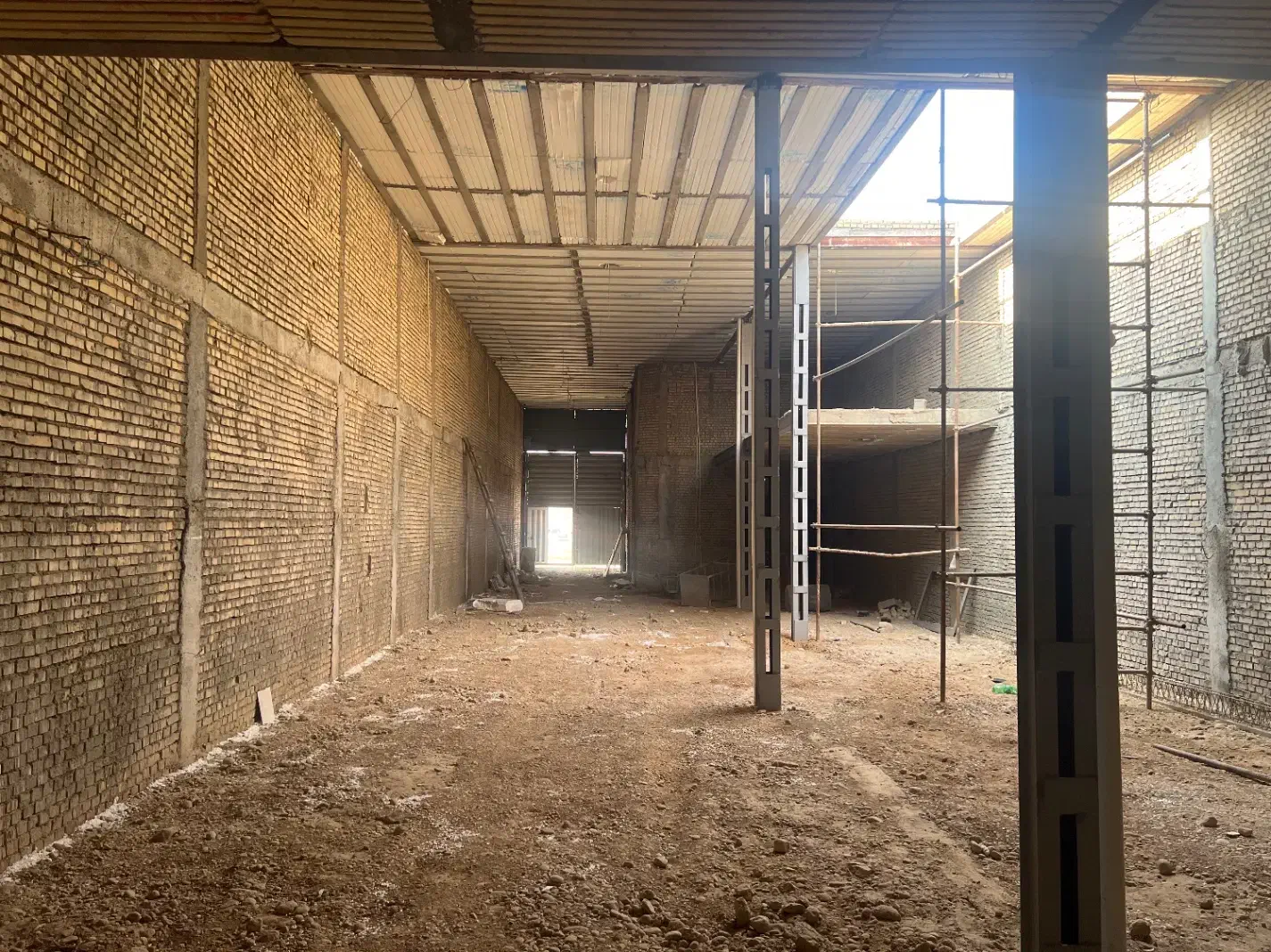 اجاره و رهن گراژ ۴۰۰متری کامل مسقف در شیبان|اجارهٔ مغازه و غرفه|باوی, |دیوار