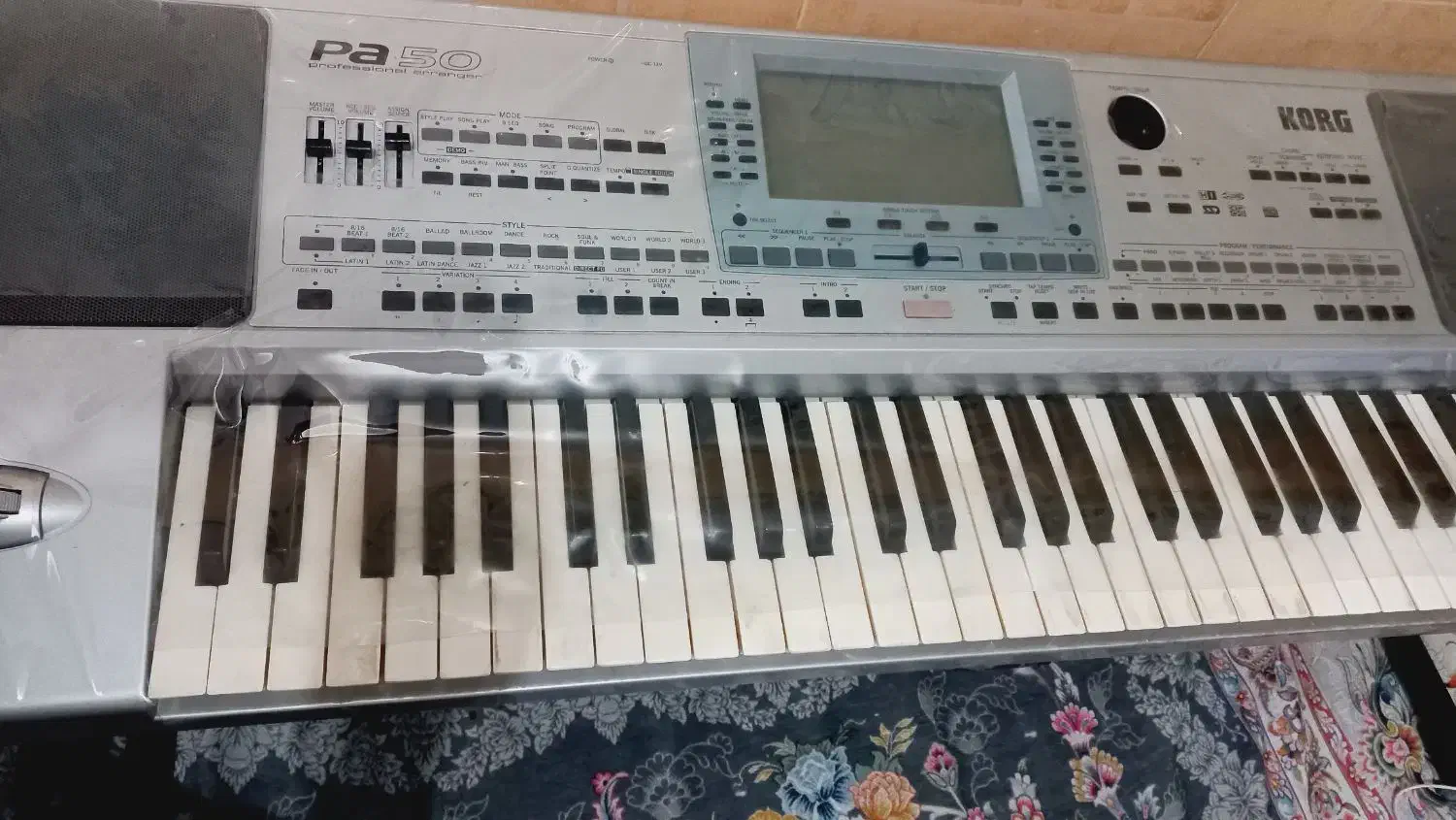 ارگ کورگ  pa50تبدیل به 80|پیانو، کیبورد، آکاردئون|زرند, |دیوار