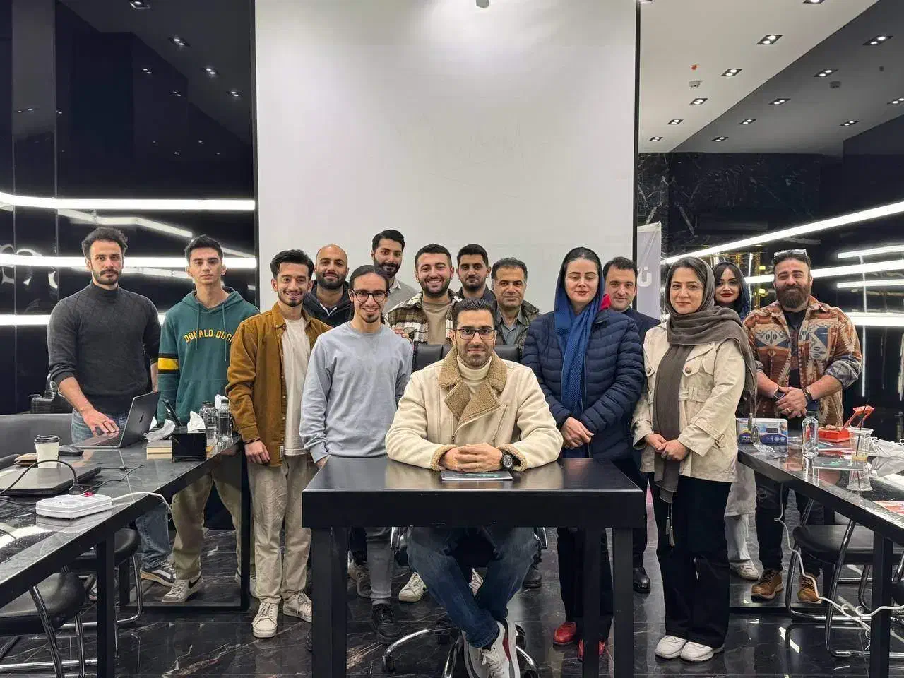 لایو ترید با حرفهایها / سود دلاری در ۲ ساعت|خدمات آموزشی|رشت, معلم|دیوار