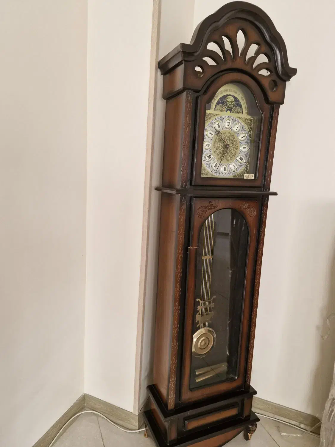 ساعت ایستاده|ساعت دیواری و تزئینی|قدس, شهرقدس|دیوار