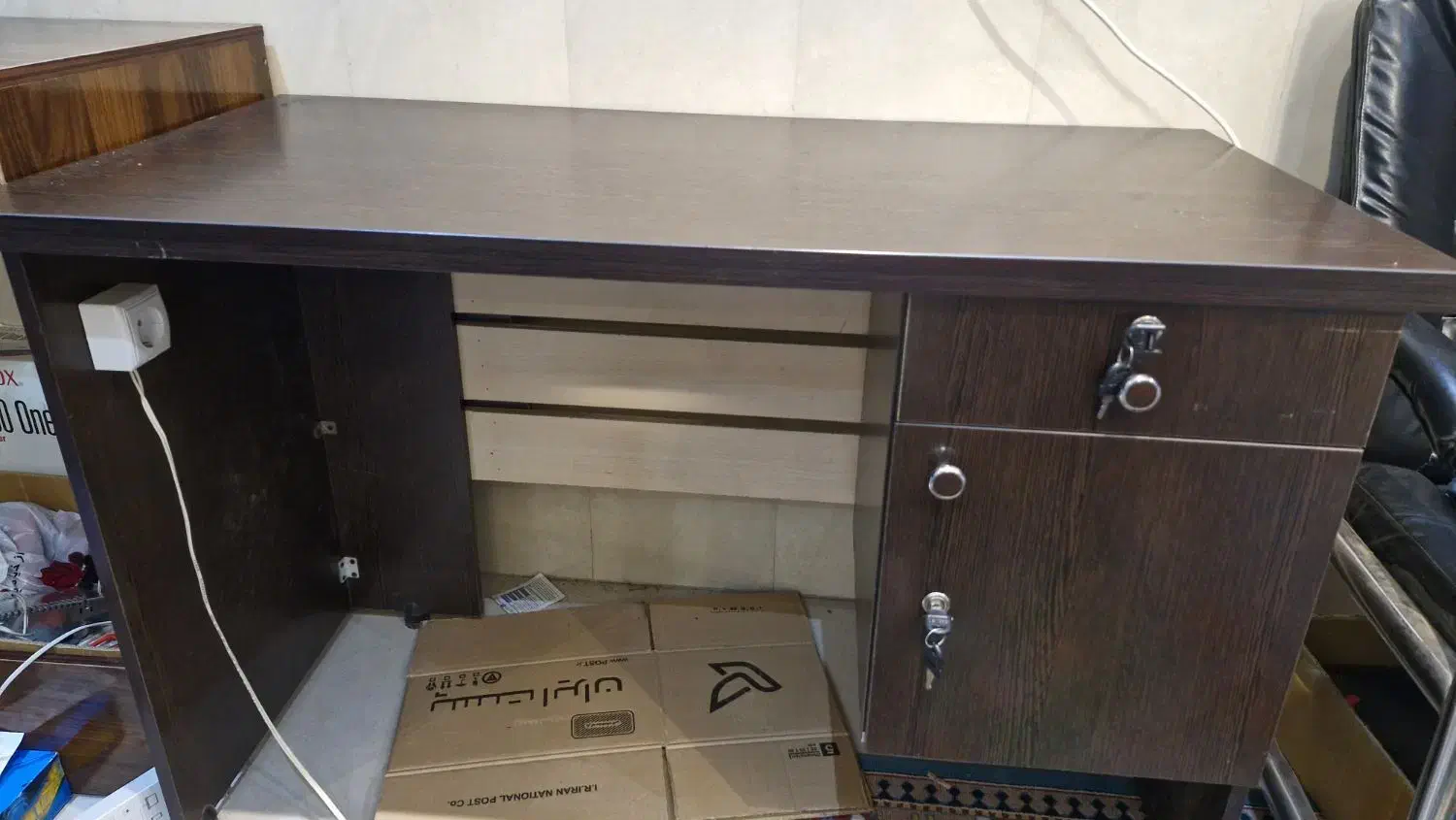 دو عدد میز اداری ۱۲۰ و ۱۶۰|مبلمان اداری|مشهد, هفت تیر (حافظ)|دیوار