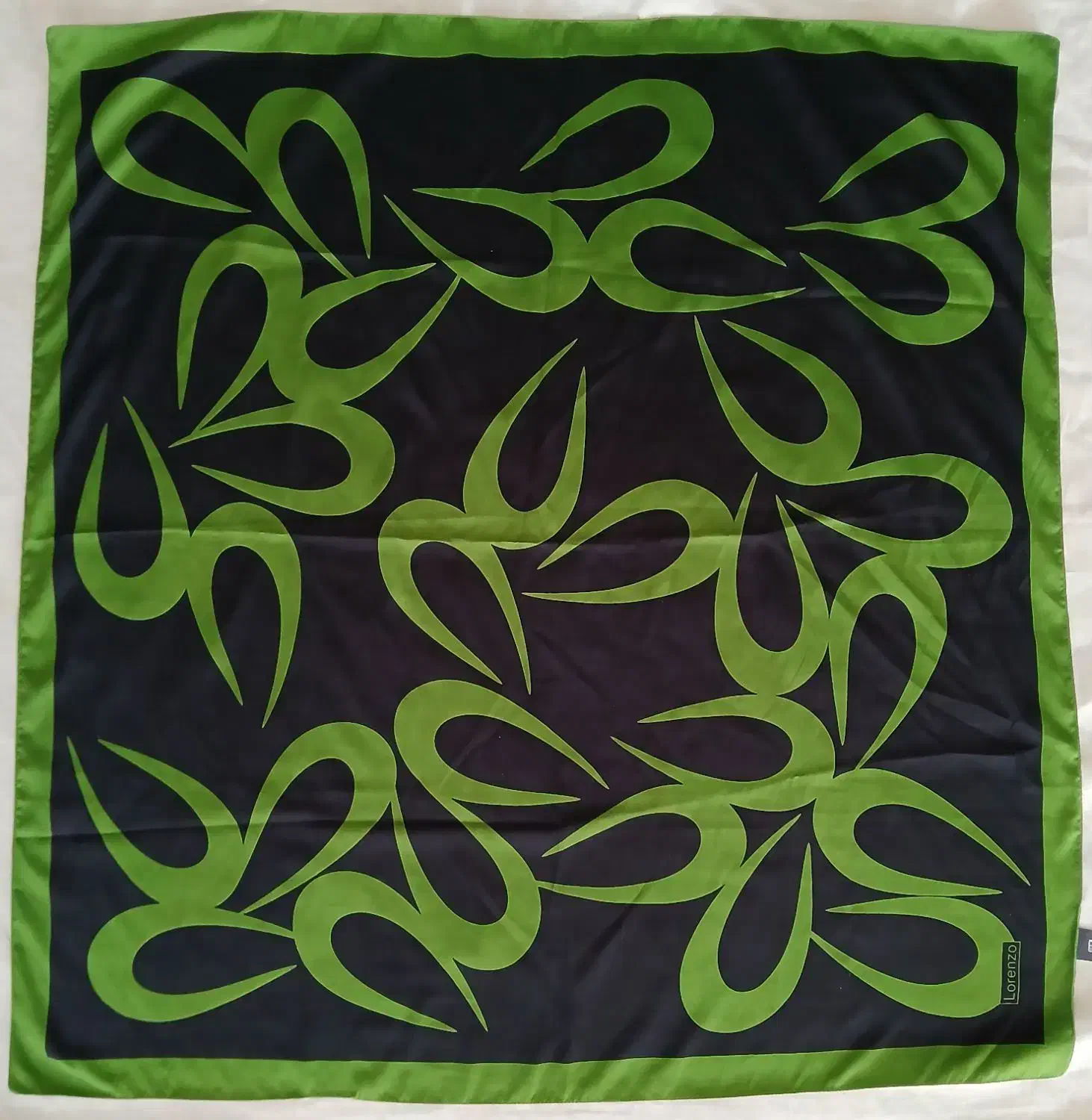 شال و روسری|لباس|اصفهان, قهجاورستان|دیوار