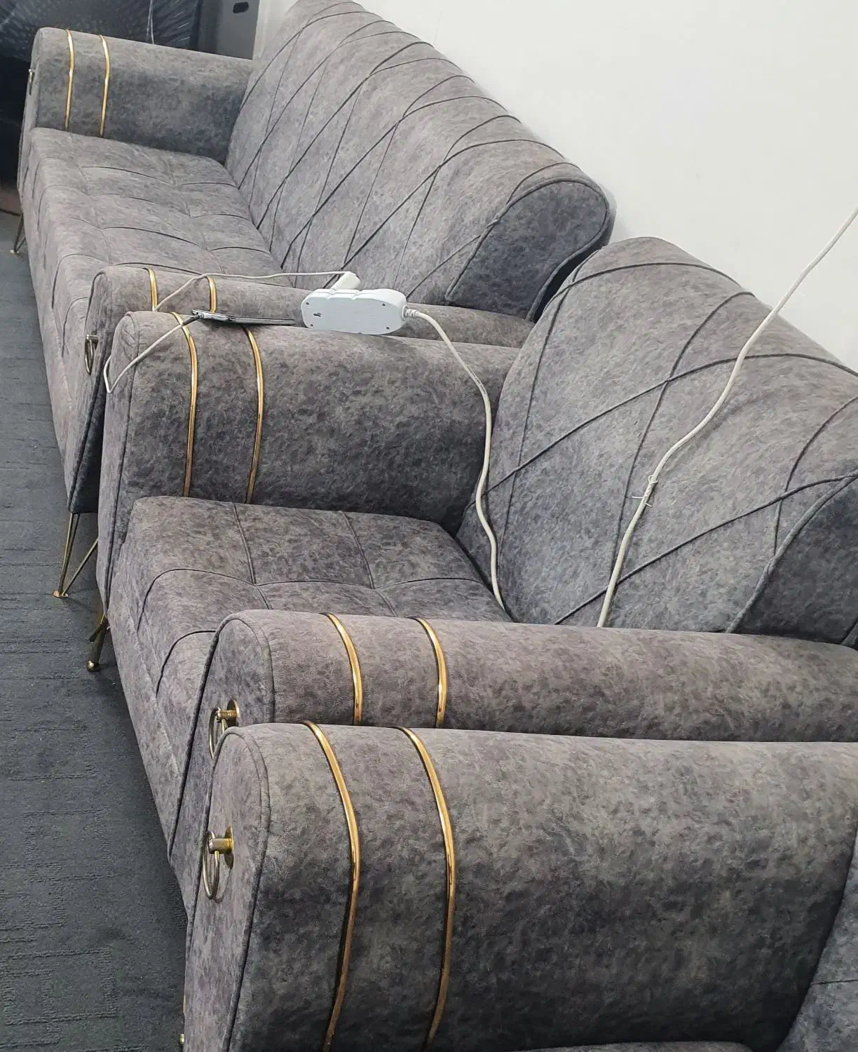 روحانی ۳۷|مبلمان خانگی و میز عسلی|قم, ناصردیوان|دیوار