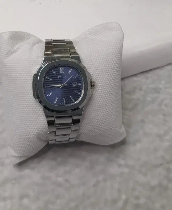 ساعت|ساعت|رشت, هلال احمر|دیوار