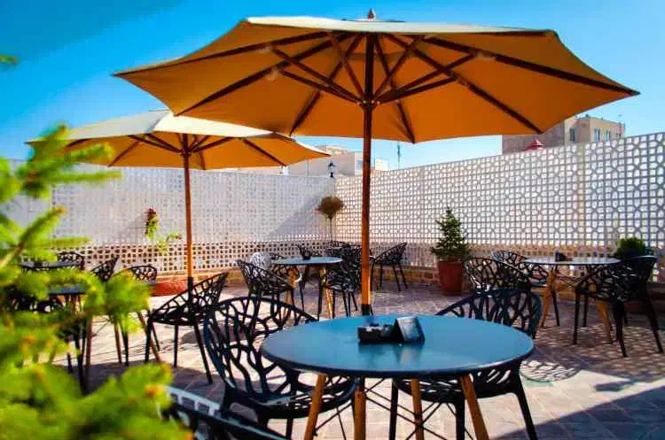 رستوران /تجهیز شده/به قیمت مسکونی|فروش مغازه و غرفه|سمنان, |دیوار