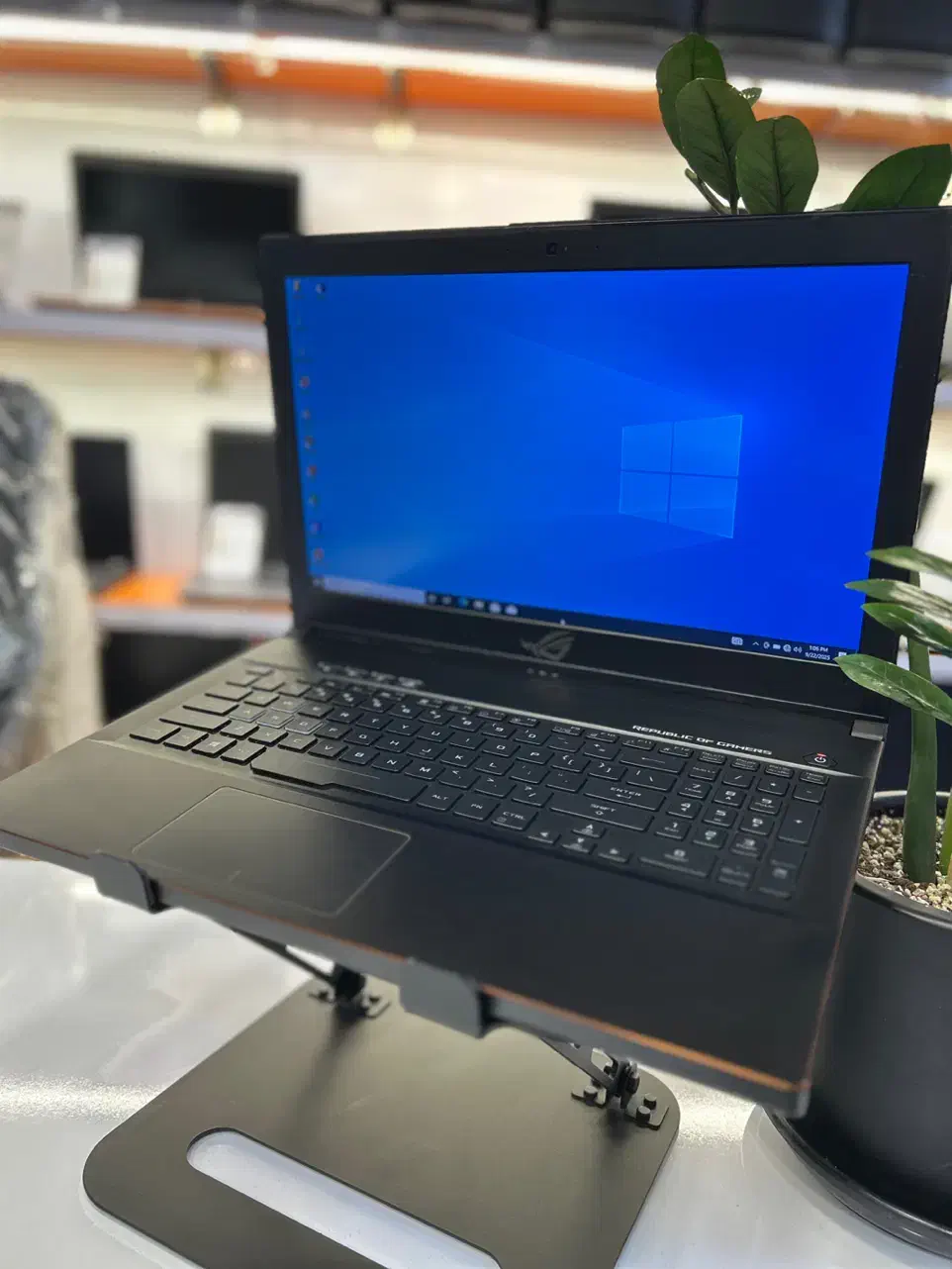 لپ تاپ ایسوس راگ asus Rog ۶ گیگ گرافیک|رایانه همراه|قم, ارم|دیوار