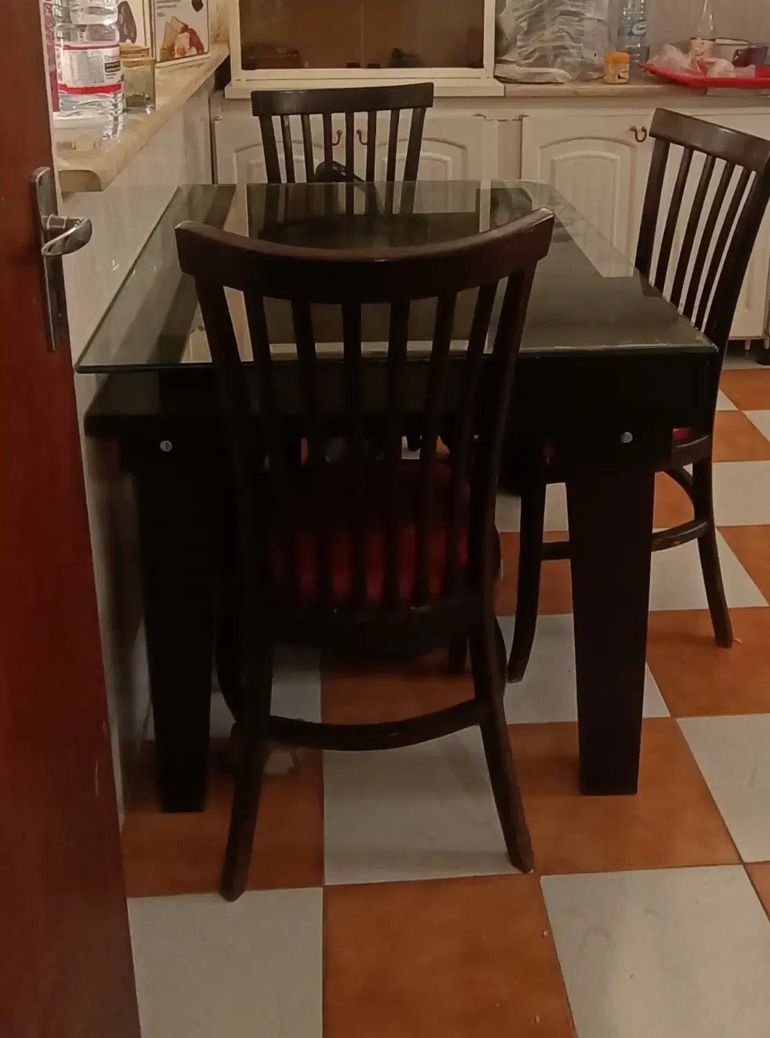 نهار خوری 4نفره|میز و صندلی غذاخوری|مرودشت, فاز اول شهرک فرهنگیان|دیوار