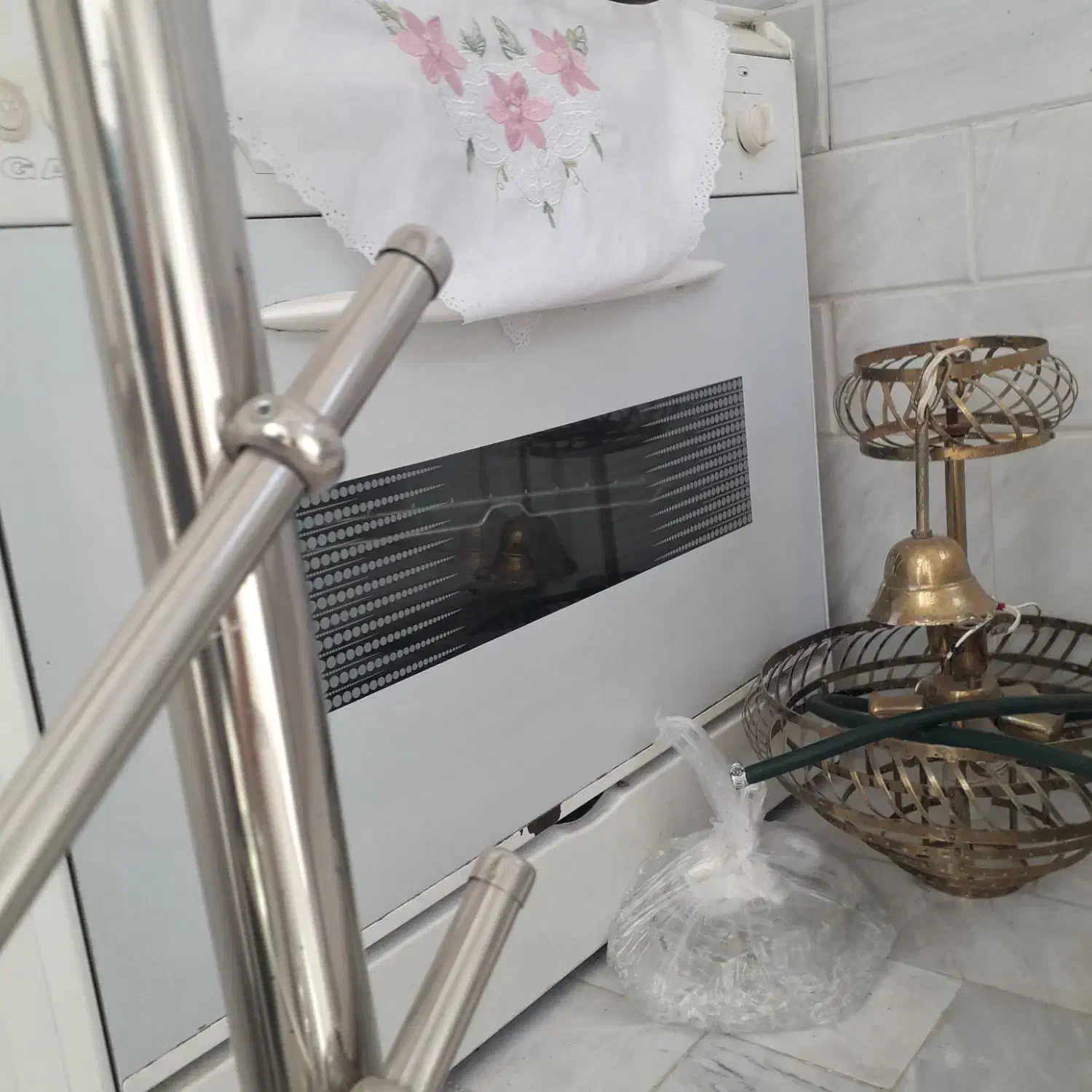 تلوزیون و گاز تمام فر|اجاق گاز و لوازم برقی پختوپز|سراب, |دیوار