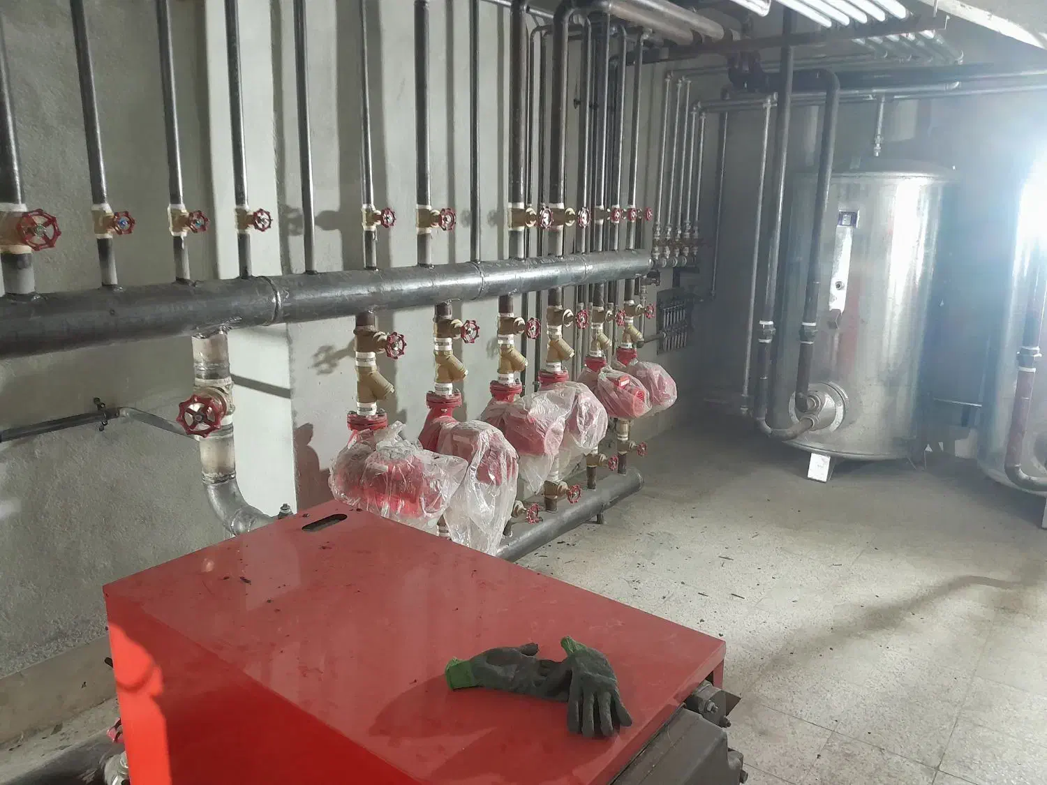 اجرا تعمیرونگهداری موتور خانه تصفیه خانه. لوله کشی|خدمات پیشه و مهارت|کرج, حصار|دیوار