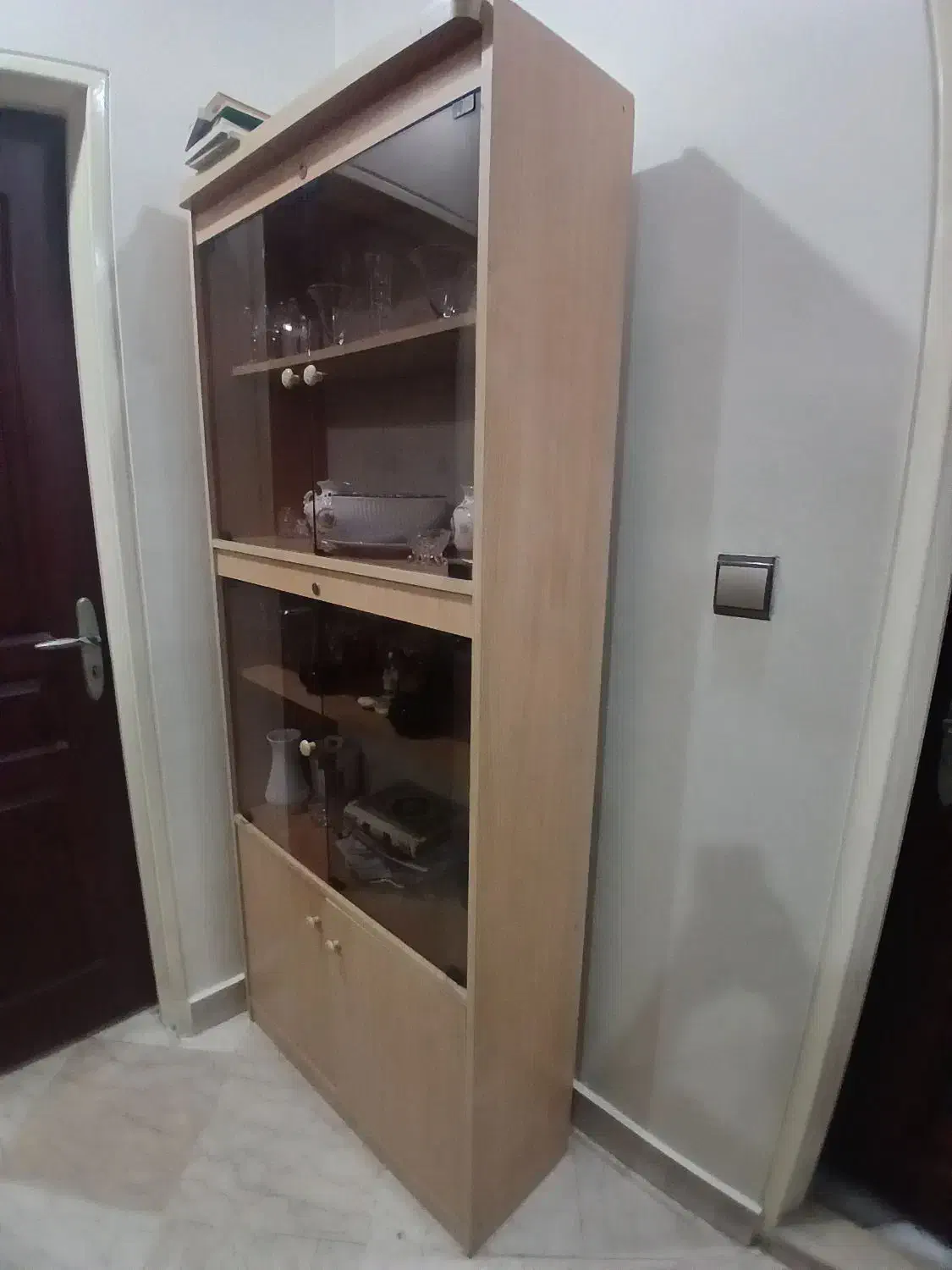 کتابخانه ، بوفه|کتابخانه، شلف، قفسههای دیواری|تهران, خواجه نصیر طوسی|دیوار