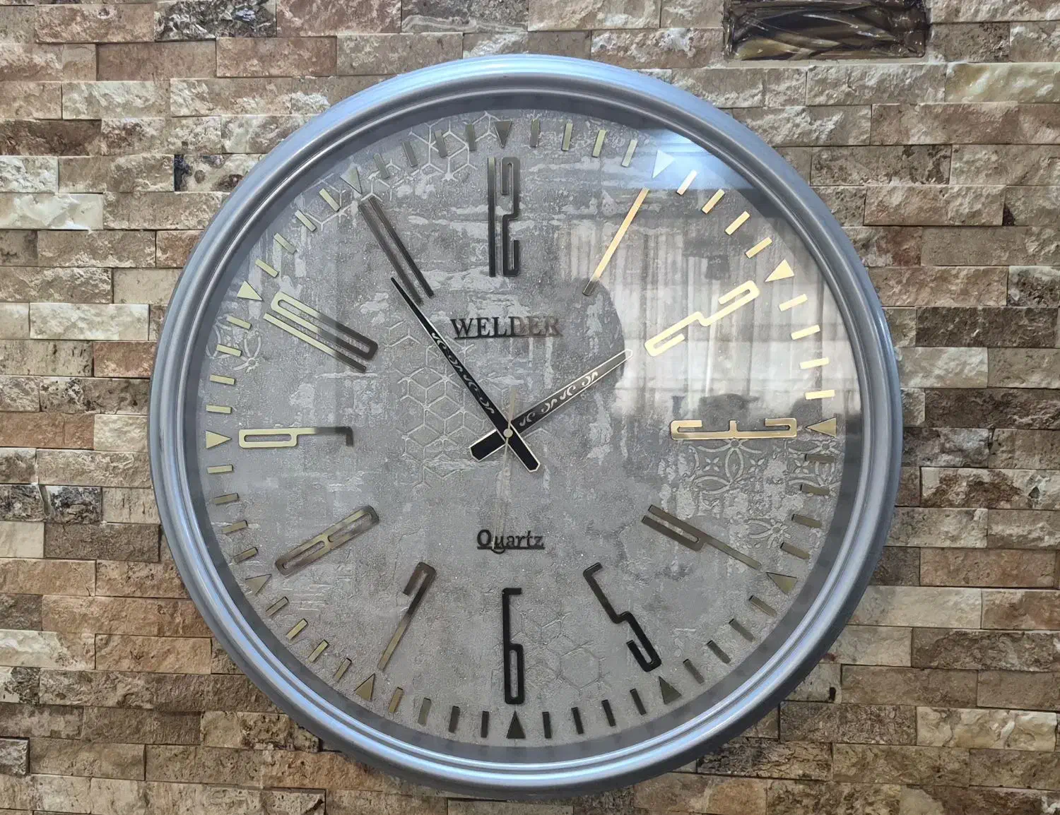 حراج ساعت دیواری در سایز مختلف|ساعت دیواری و تزئینی|تهران, منیریه|دیوار