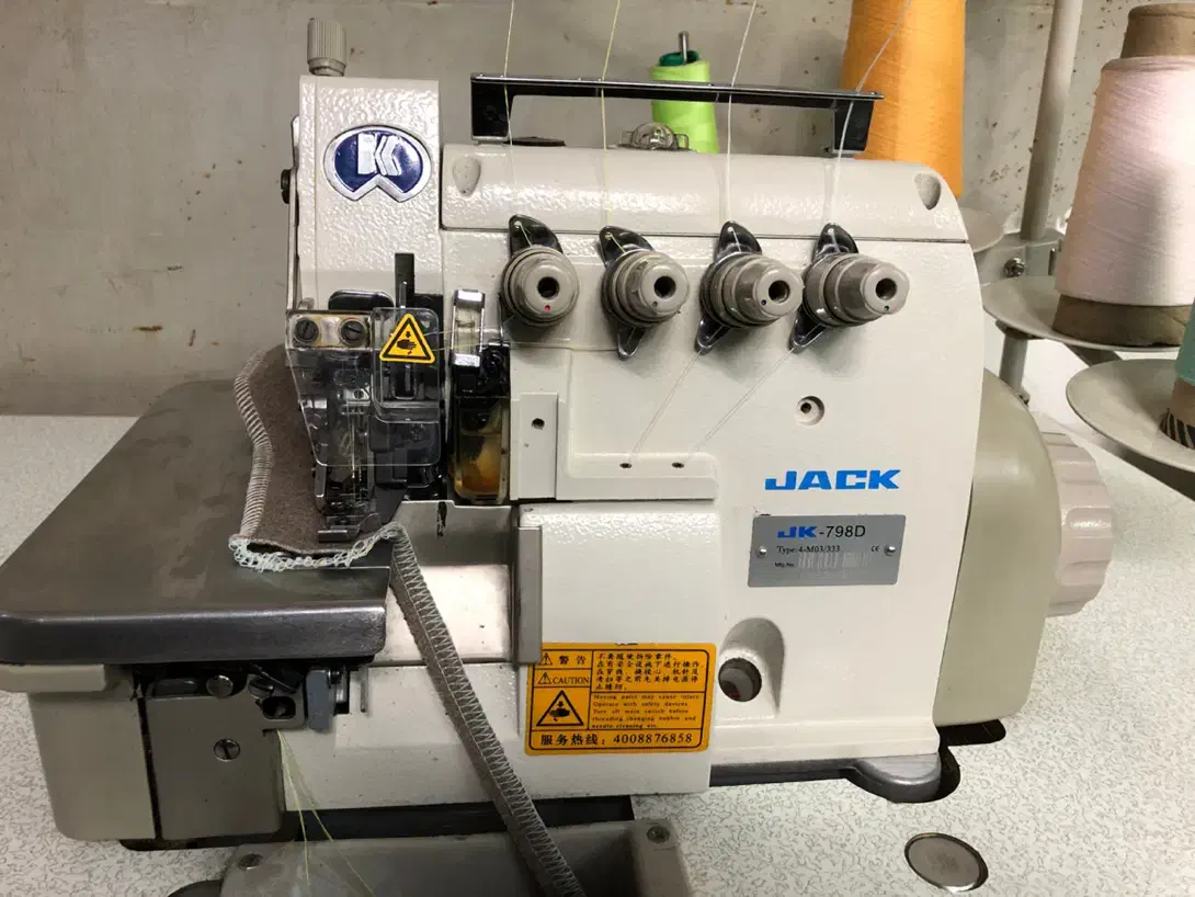 چرخ زیگزال سردوز ۴ نخ جک مدل ۷۹۸|چرخ خیاطی و ریسندگی|قرچک, مهدیه|دیوار