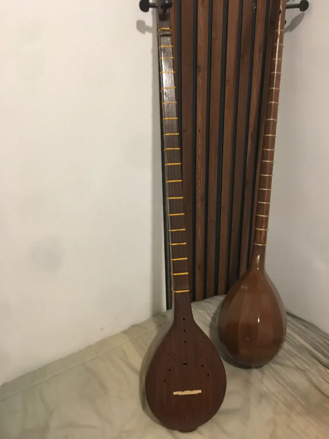 سه تار|سازهای سنتی|قم, انسجام|دیوار