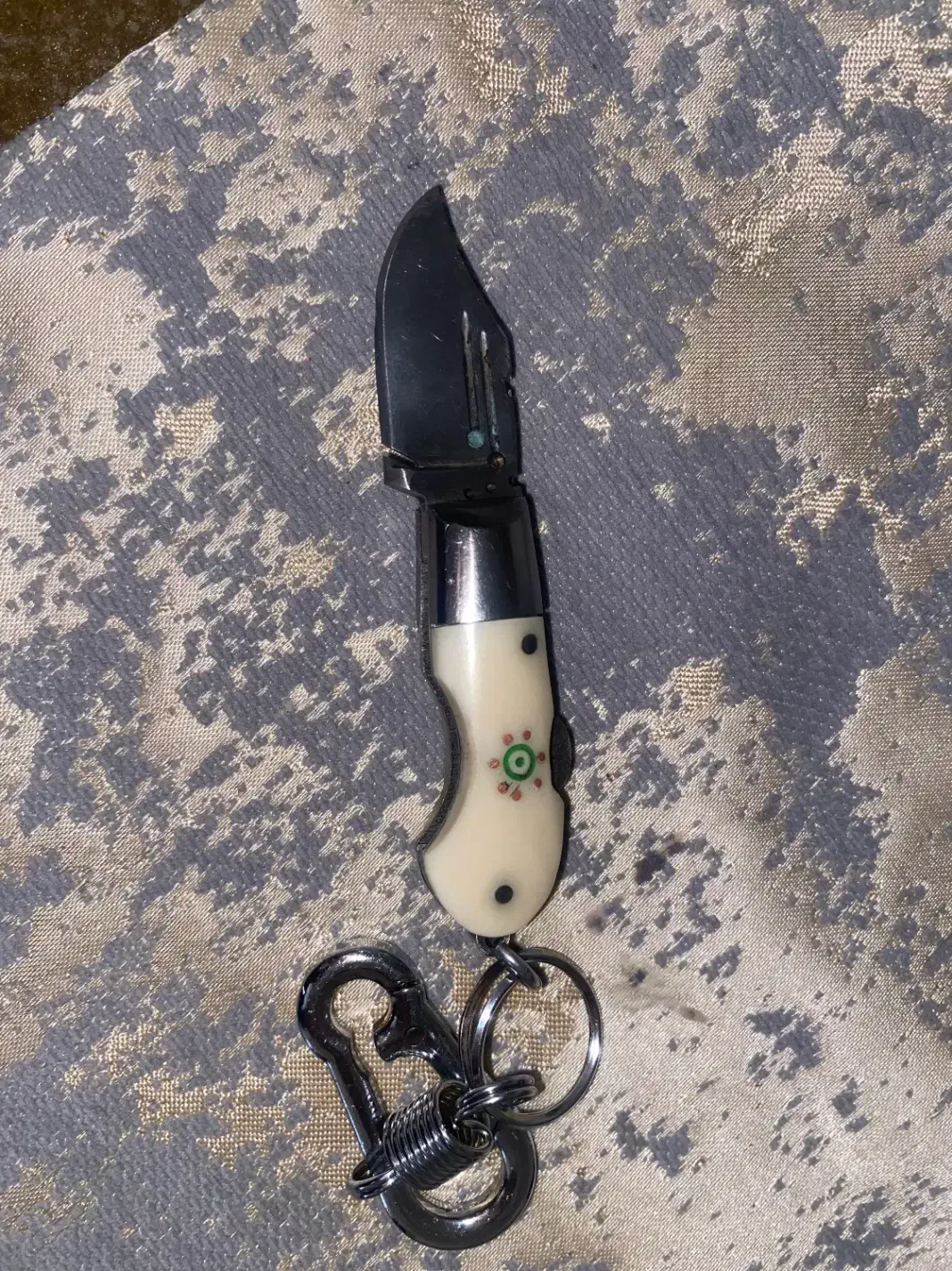 چاقو بابا|کلکسیون اشیاء عتیقه|ارومیه, |دیوار