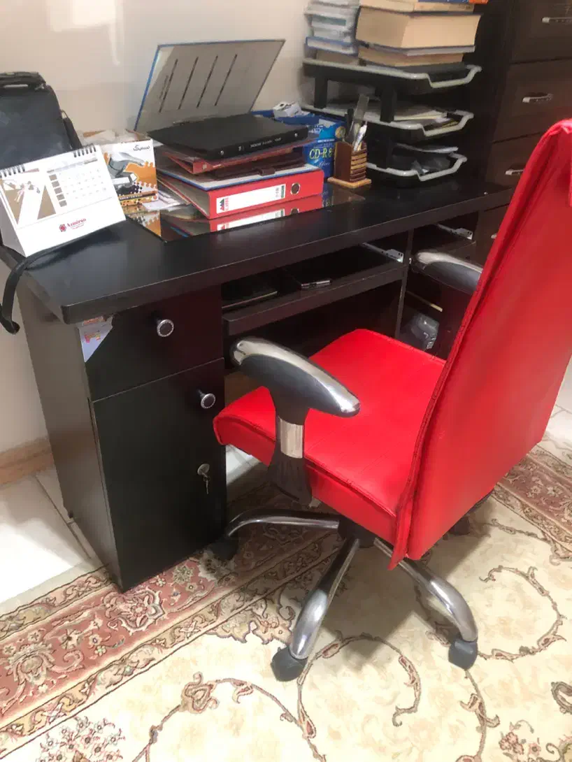 میز کامپیوتر و صندلی گردون اداری|میز تحریر و کامپیوتر|کرج, گلشهر|دیوار