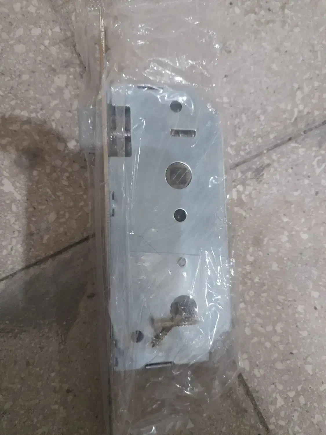 قفل و دستگیره و کابل|مصالح و تجهیزات ساختمان|گلبهار, شهر جدید گلبهار|دیوار