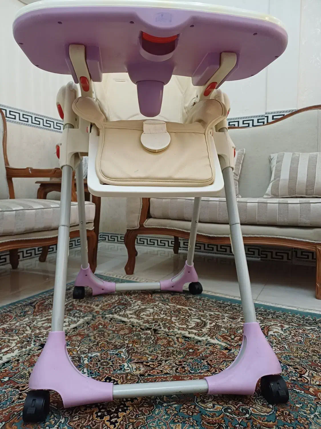 صندلی غذا کودک|تخت و صندلی بچه|شهریار, شهرک بهاران (ویره)|دیوار