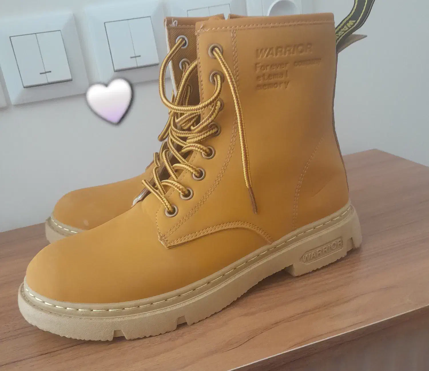 کفش|کیف، کفش، کمربند|بیرجند, |دیوار