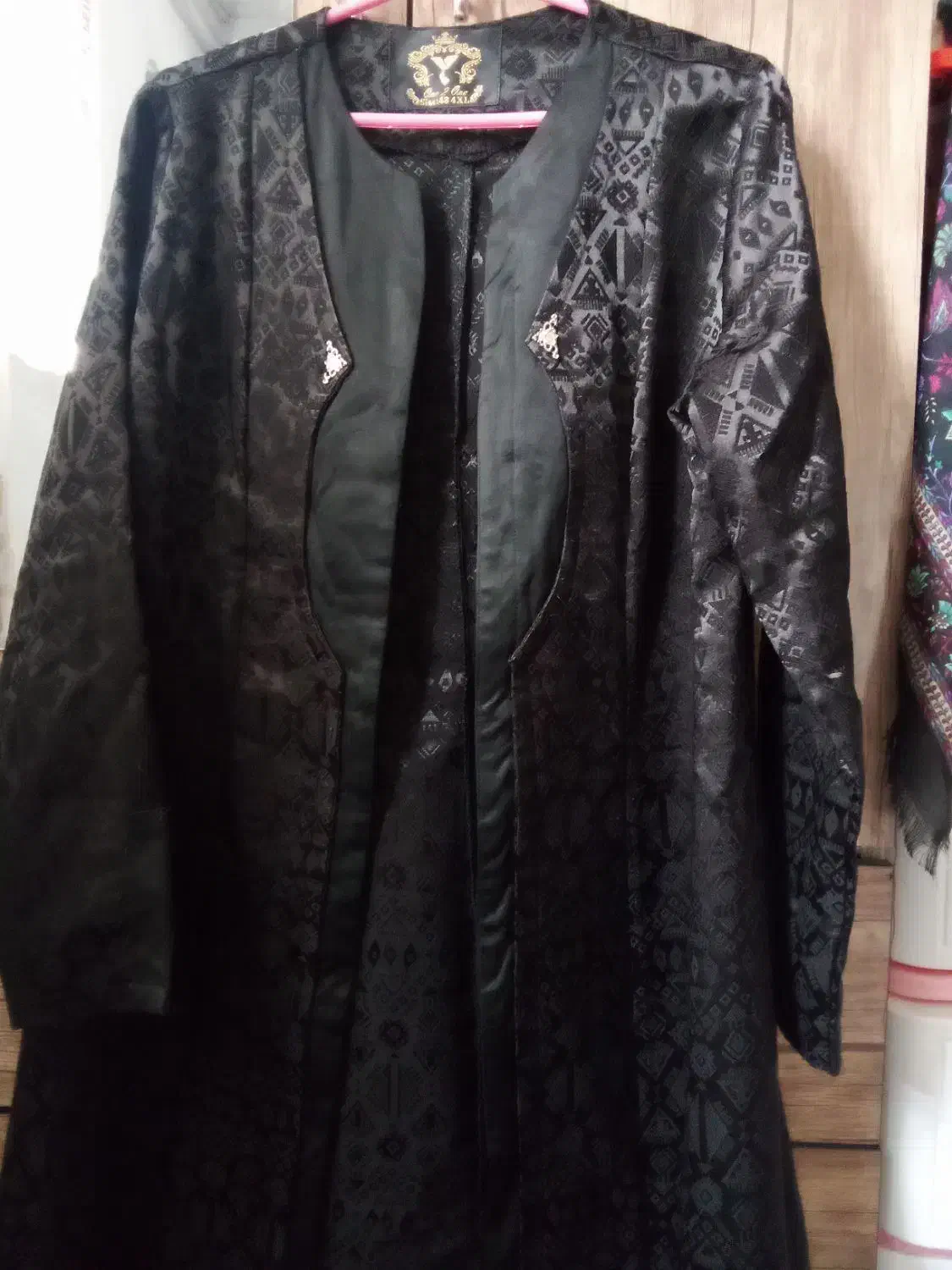 مانتووپالتو|لباس|سقز, |دیوار