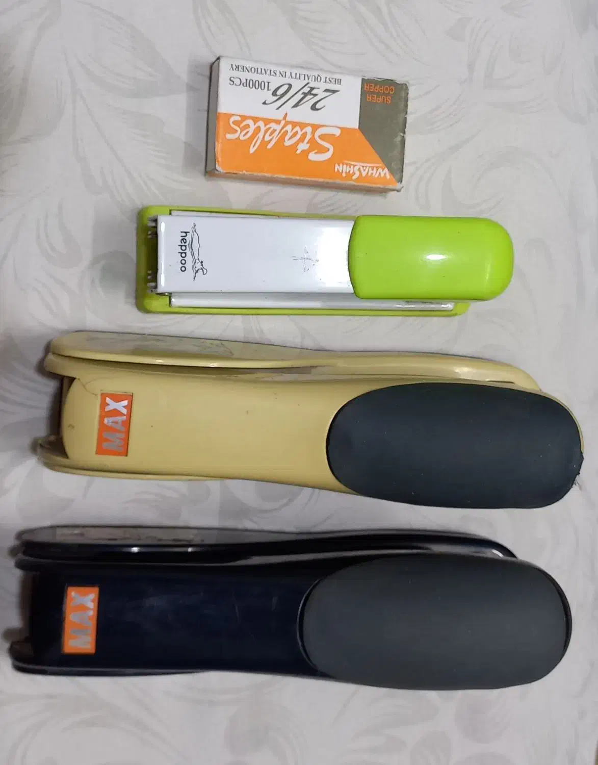 سه عدد منگنه|لوازم التحریر|آباده, |دیوار