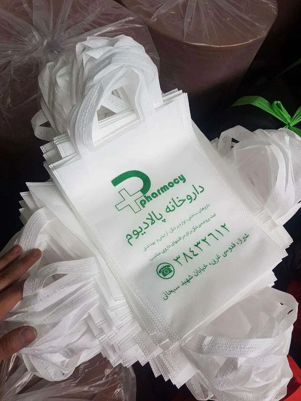 شابلون زن ماهر و تعدادی کارگر ساده با بیمه و سرویس|استخدام صنعتی، فنی، مهندسی|تهران, نعمت‌آباد|دیوار