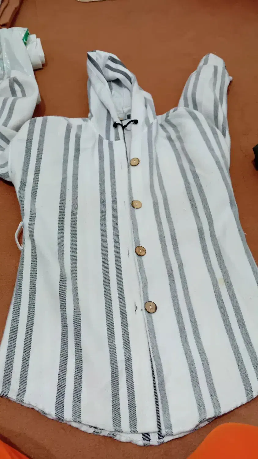 زنانه و مردانه|لباس|کوهسار (البرز), |دیوار