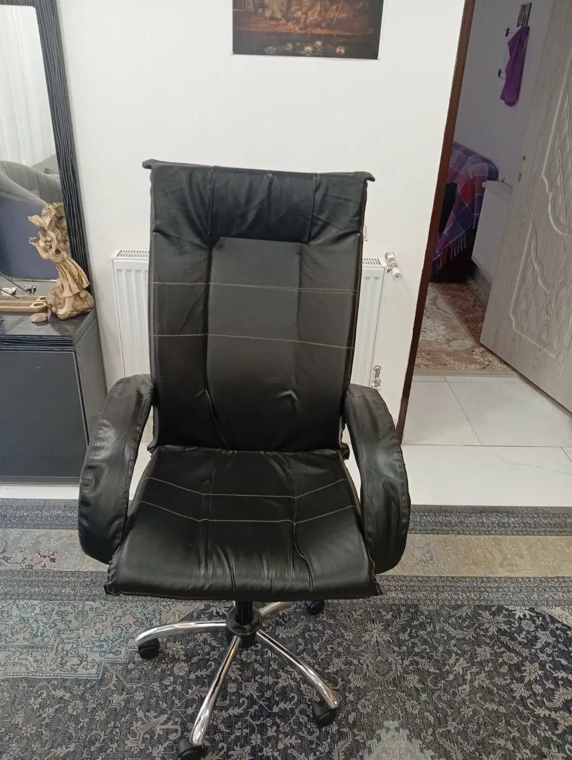 صندلی اداری چرم نیو مکس نو و سالم|مبلمان اداری|سیرجان, |دیوار