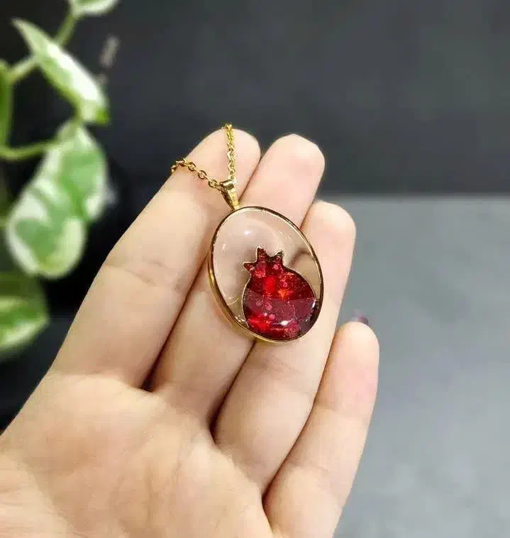 زیورآلات یلدایی رزینی( گردنی گوشواره گیره سر و.)|زیورآلات و اکسسوری|کاشان, ۲۲ بهمن|دیوار