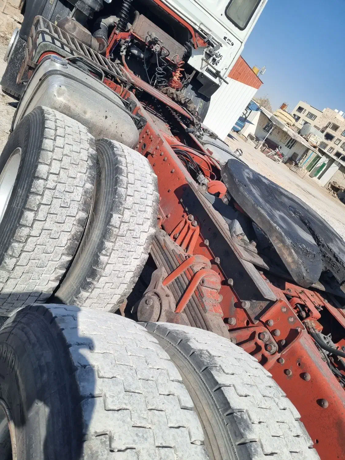 اویکو ۳۳۰ بدون رنگ کارت ۴۰ تن|خودرو سنگین|برخوار, |دیوار