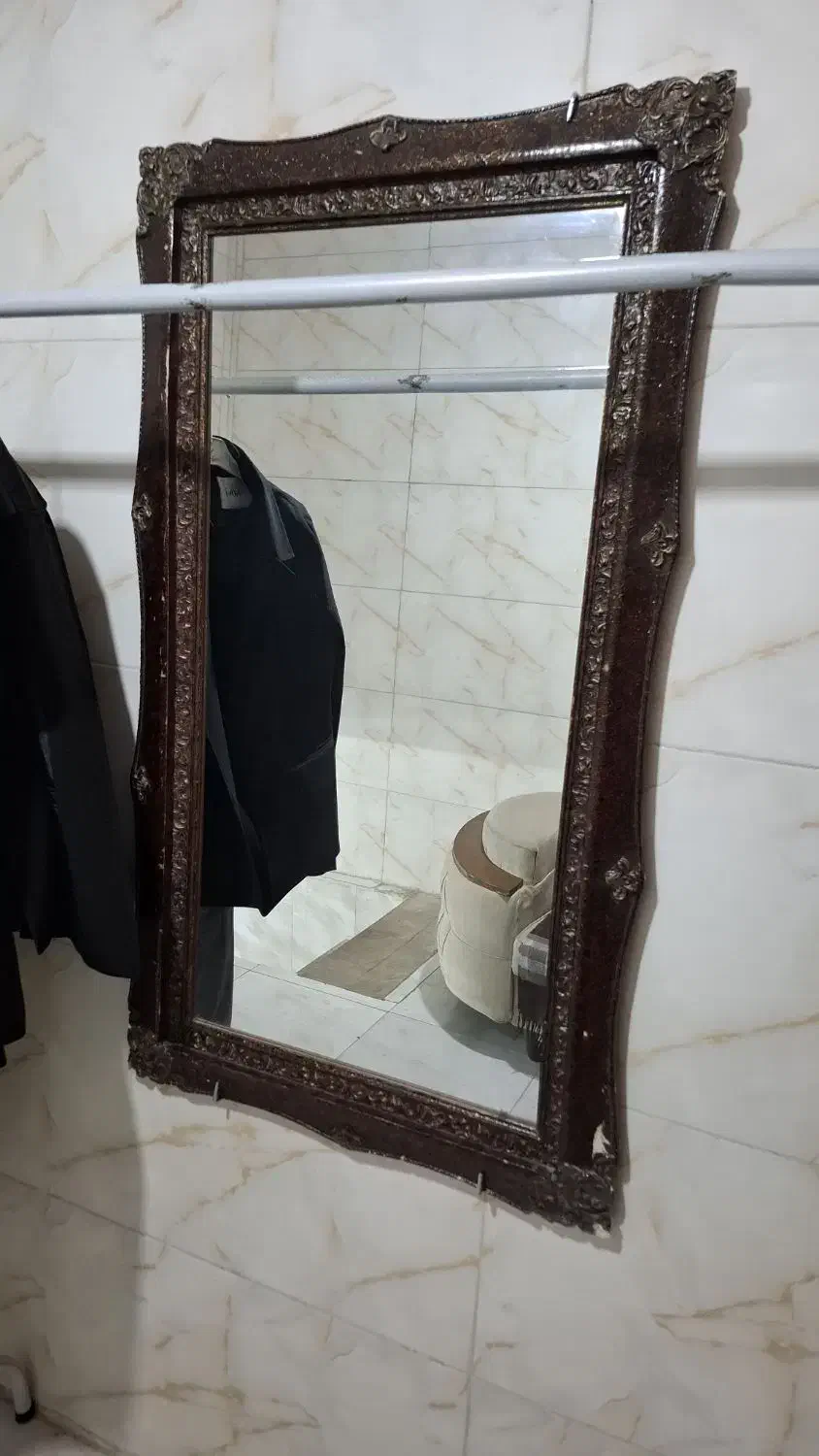 اینه|آینه|کرج, ساسانی (قلمستان)|دیوار