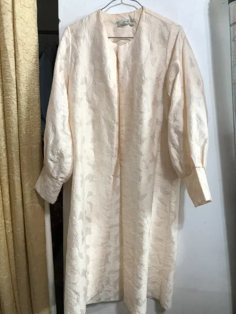 مانتو|لباس|رودسر, |دیوار