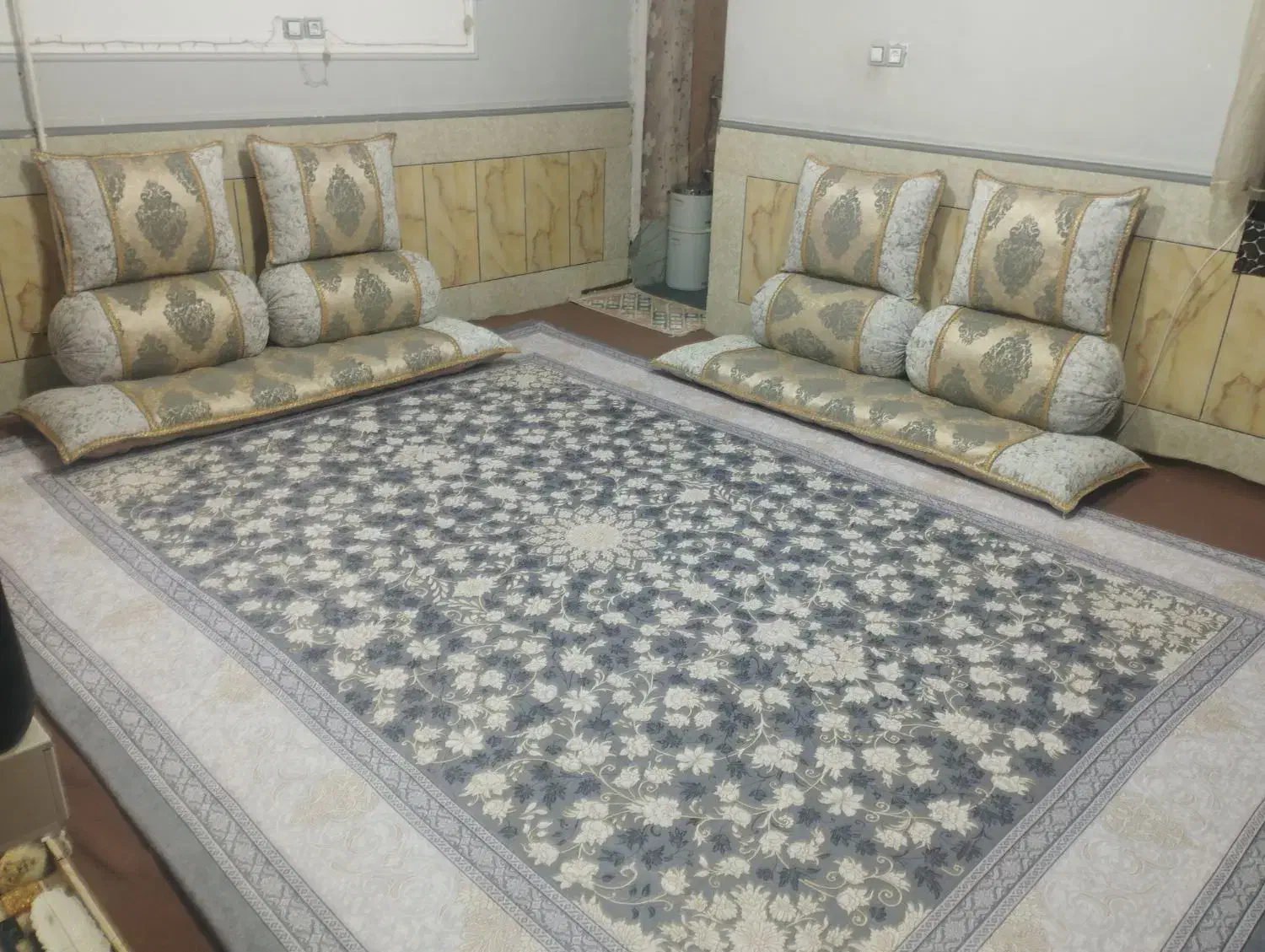 سرویس کناره و بالشت و روفرشی کش دار12متری|روفرشی|زاهدان, |دیوار